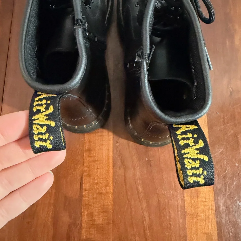 Dr. Martens Zavala Black Leather Lace Up Side Zip Combat Boot Kids 4M EUC